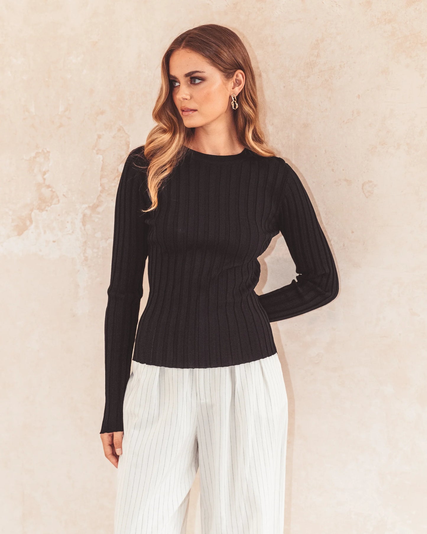 Alyssa Fitted Ribbed Long Sleeve Top | Black