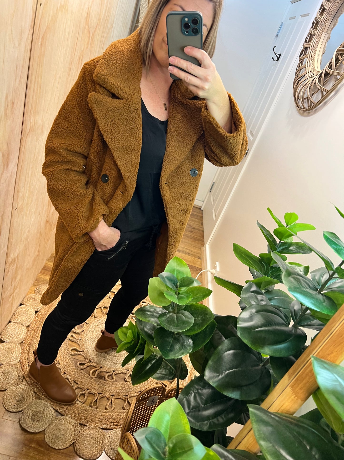 Pink Diamond | Alexa Teddy Jacket in Tan