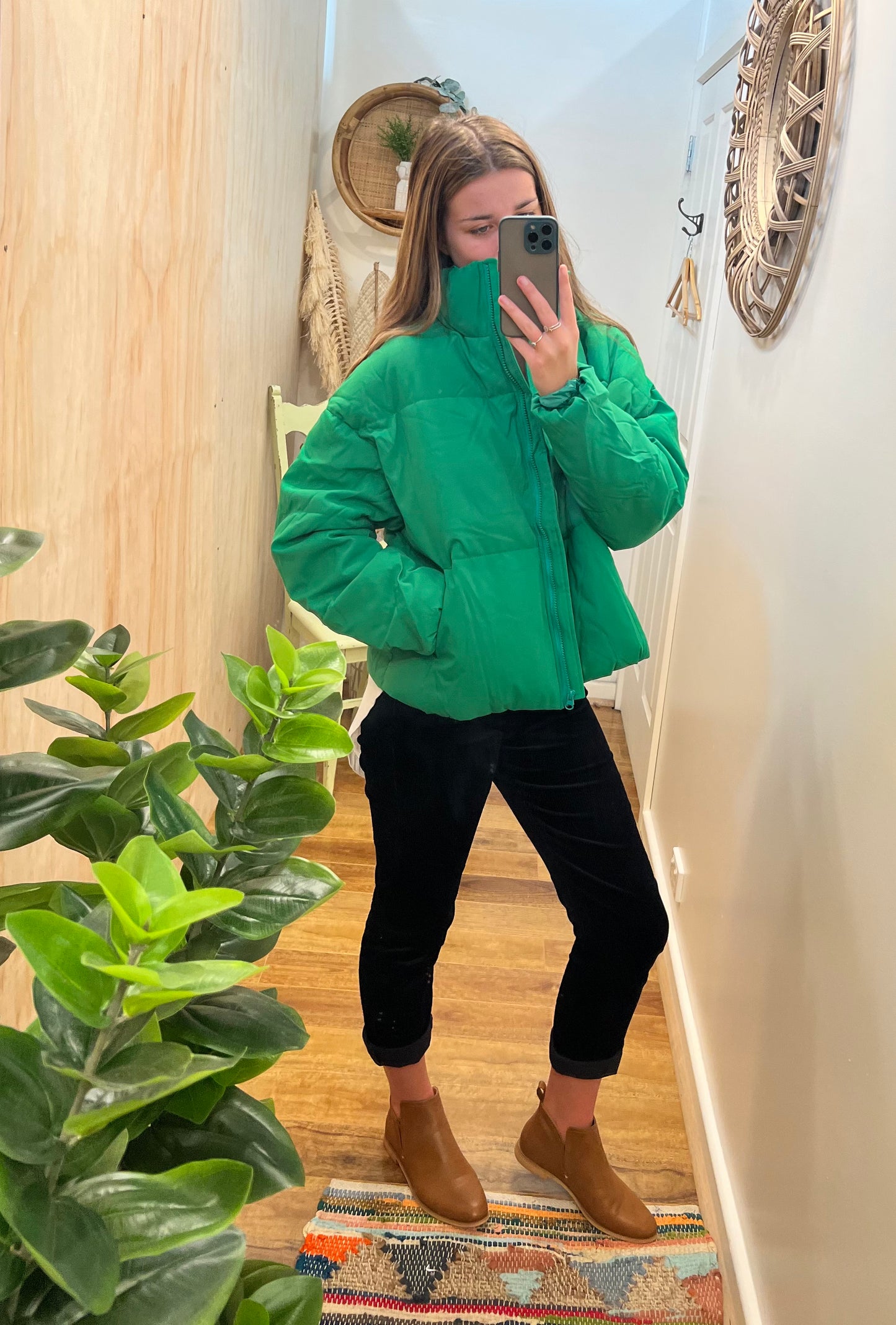 Pink Diamond | Taylor Puffer Jacket in Green