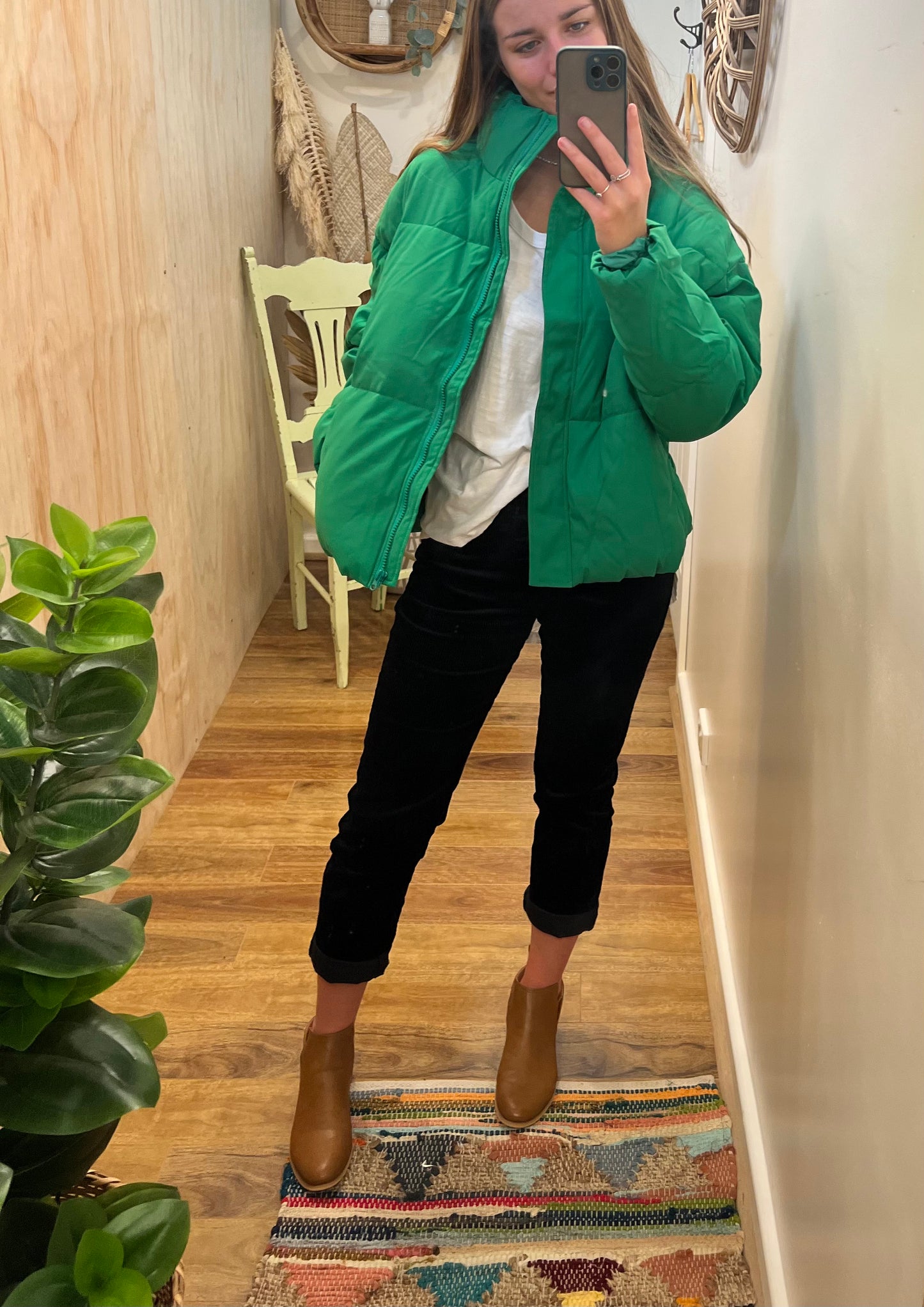 Pink Diamond | Taylor Puffer Jacket in Green